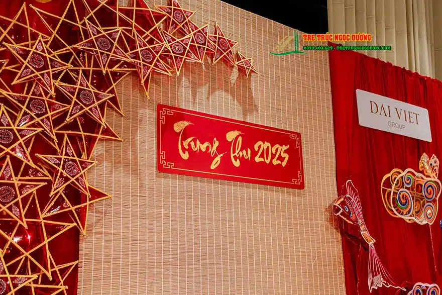 Trang trí đèn ông sao đẹp mắt lên decor mành tre ngày tết Trung Thu