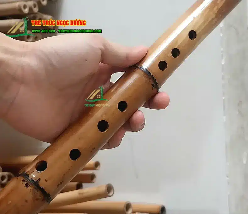 Cận cảnh cấu tạo của 1 cây sáo trúc