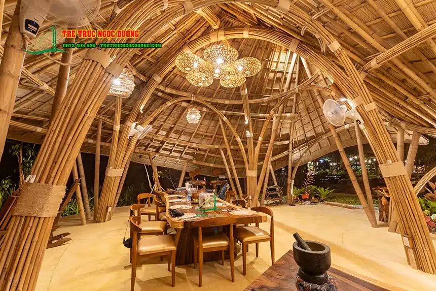 Cấu trúc vòm tre giao nhau tạo nhịp điệu mềm mại