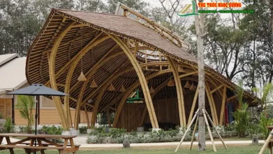 Ứng dụng kết cấu tre ghép trong thi công nhà tre - Bước tiến mới của kiến trúc tre hiện đại 4 Công trình nhà tre mái vòm uốn lượn hiện đại sử dụng kết cấu tre ghép lớp